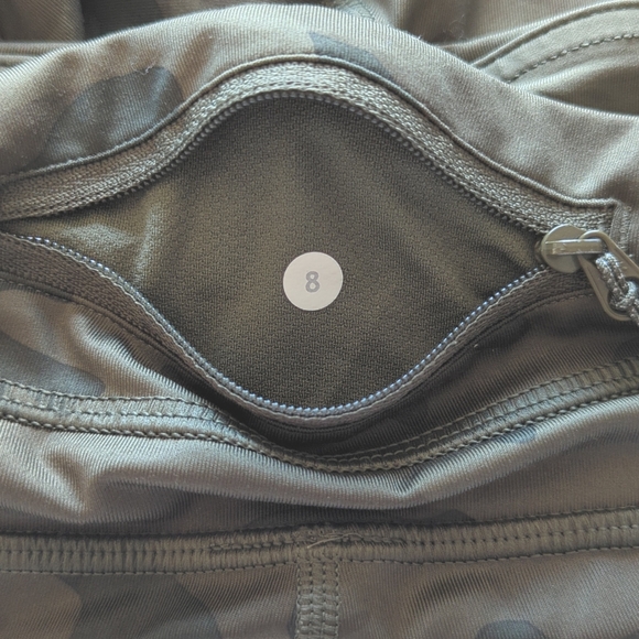 lululemon athletica Cropped Green Camouflage Leggings - Picture 3 of 7